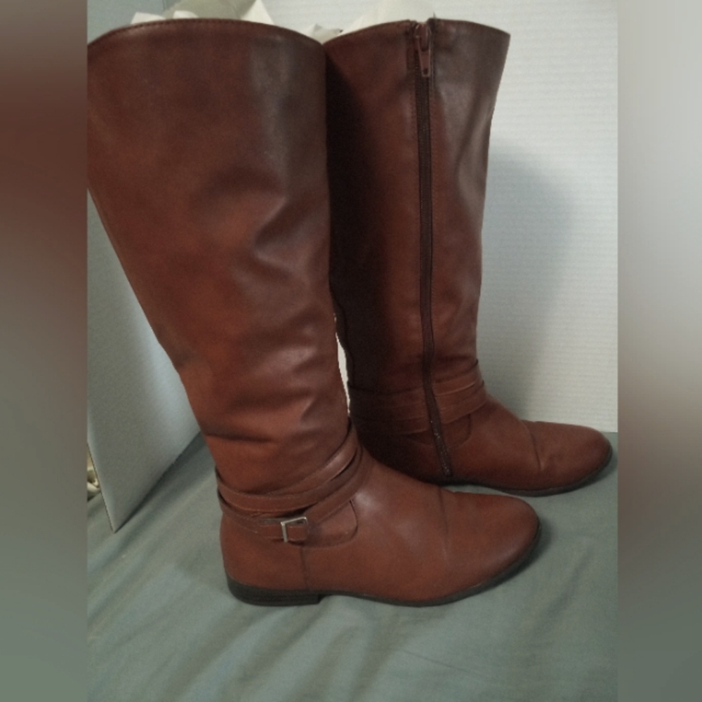 Woman's Style& Co boots 7 1/2
